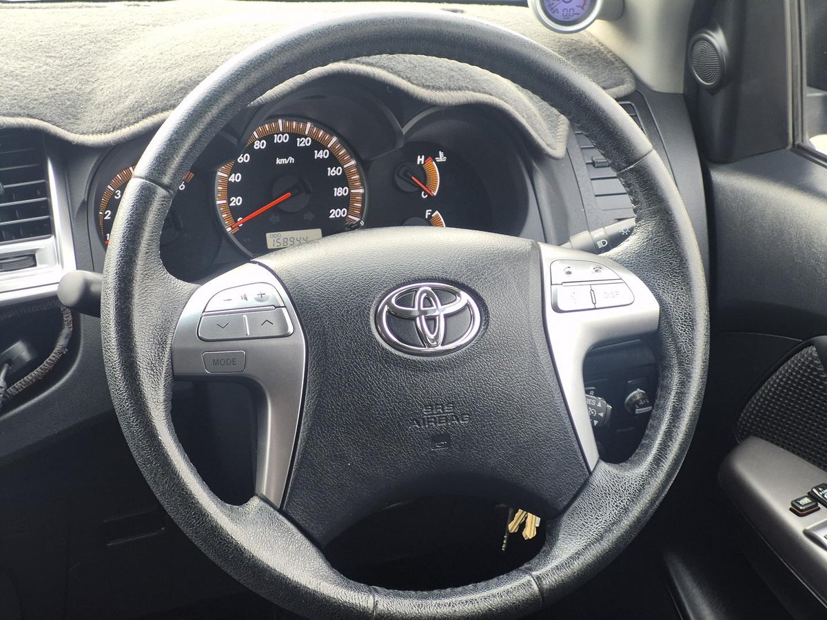 2015 Toyota Hilux SR5 KUN26R MY14 4X4 Dual Range image 10