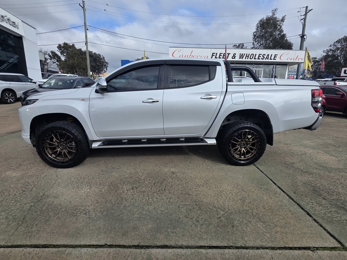 2020 Mitsubishi Triton GLX-R MR MY20 4X4 Dual Range image 9