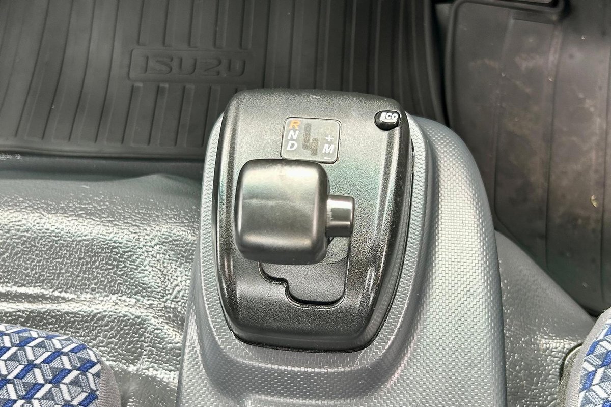 2022 Isuzu N Series NPR 45/55-155 Tradepack image 21
