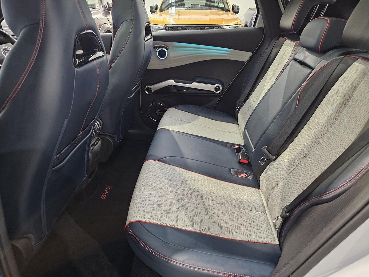 2023 BYD ATTO 3 Extended image 25