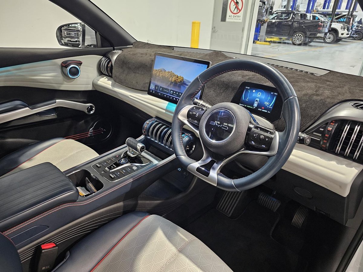 2023 BYD ATTO 3 Extended image 11
