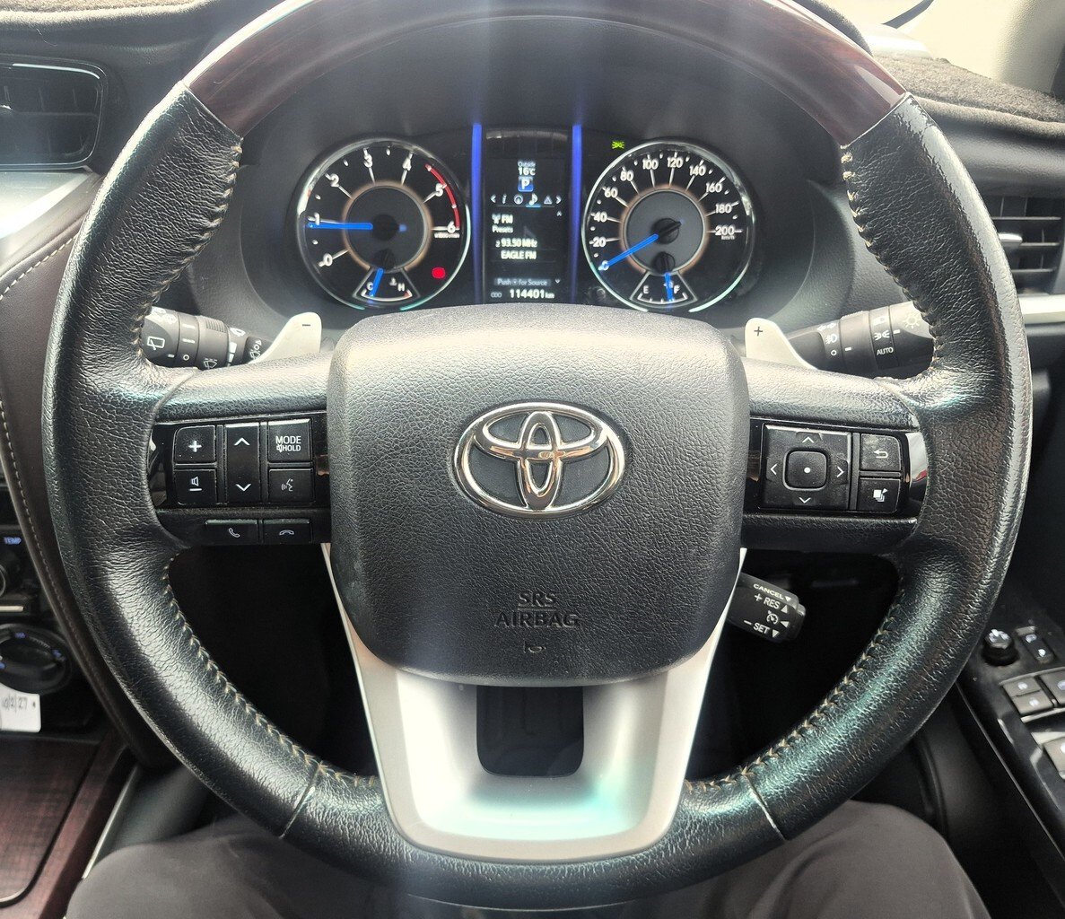 2018 Toyota Fortuner image 12