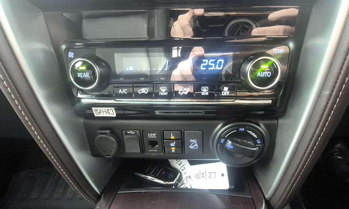 2018 Toyota Fortuner image 23