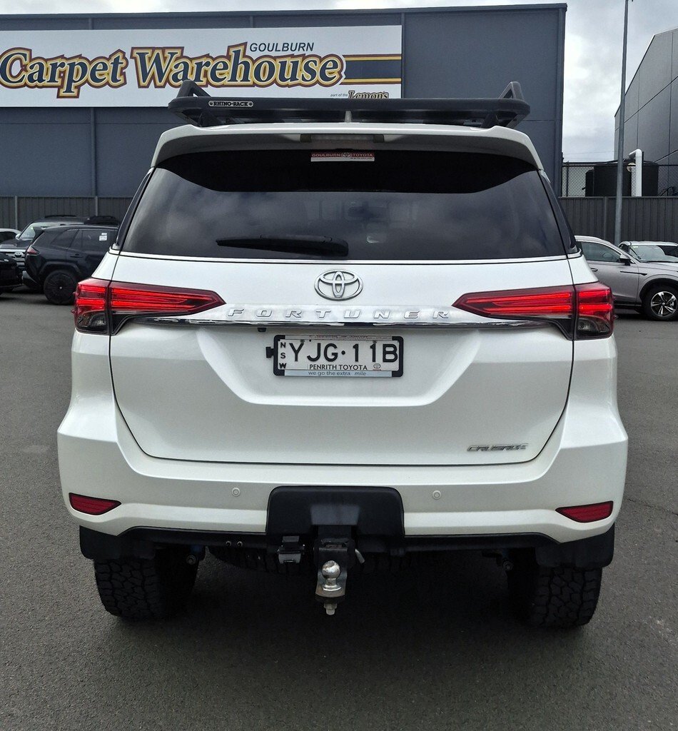2018 Toyota Fortuner image 8