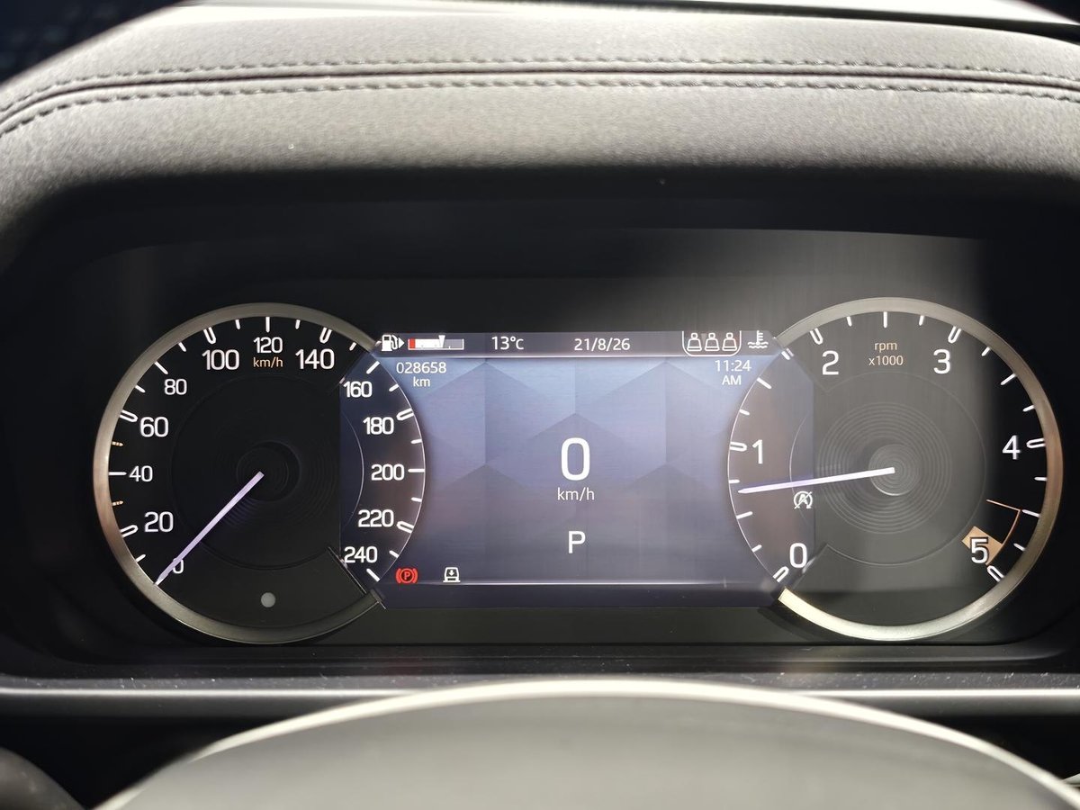 2022 Land Rover Defender 110 D300 SE L663 MY23.5 AWD image 16