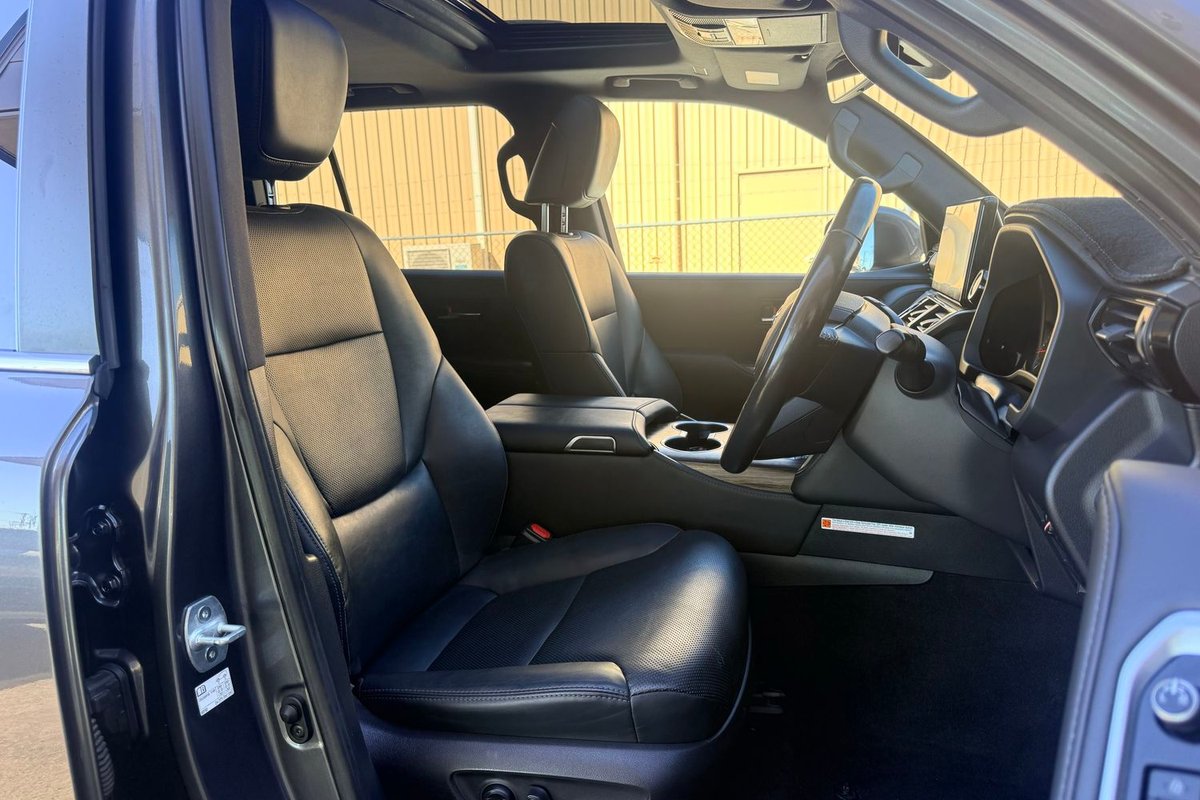 2022 Toyota Landcruiser VX FJA300R 4X4 Dual Range image 8