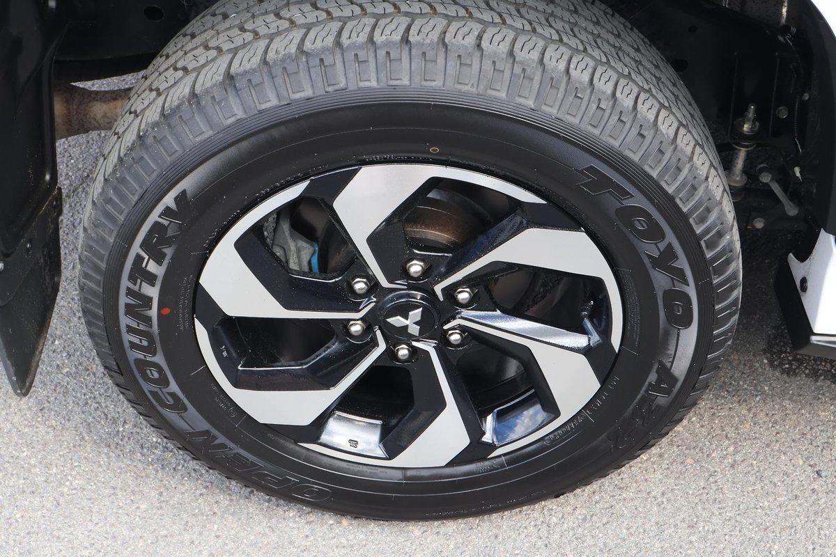 2024 Mitsubishi Pajero Sport GLS QG MY25 4X4 Dual Range image 28