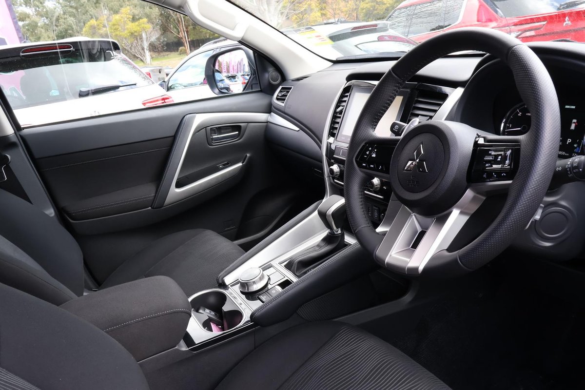 2024 Mitsubishi Pajero Sport GLS QG MY25 4X4 Dual Range image 7