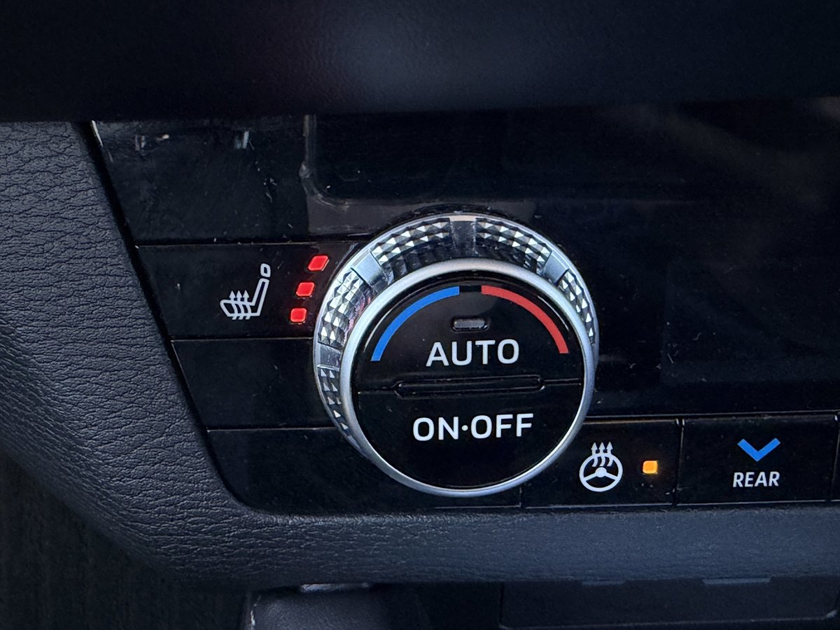 2023 Mitsubishi Outlander PHEV Exceed ZM MY23 AWD image 17