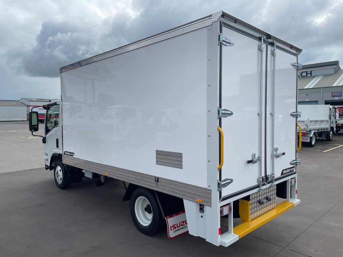 2026 Isuzu N Series NNR 45-150 DT D34 Vanpack image 5