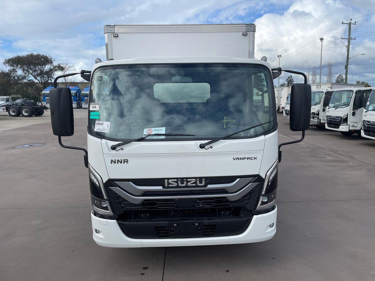 2026 Isuzu N Series NNR 45-150 DT D34 Vanpack image 2