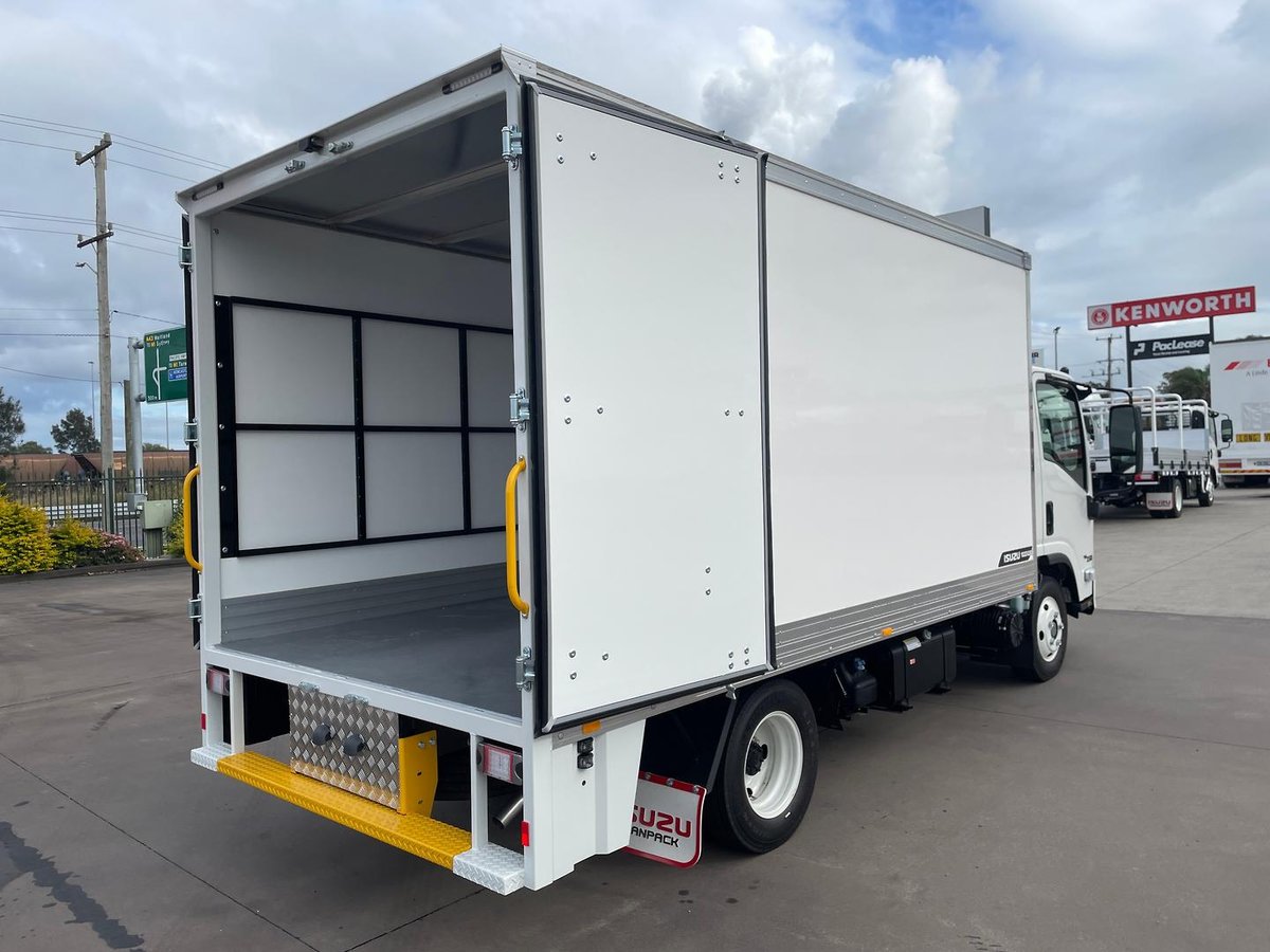 2026 Isuzu N Series NNR 45-150 DT D34 Vanpack image 14