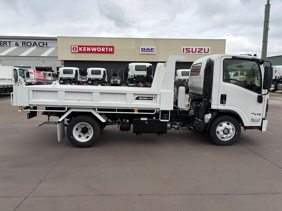 2026 Isuzu N Series NPR 45/65-175 DT D34 Tipper image 9