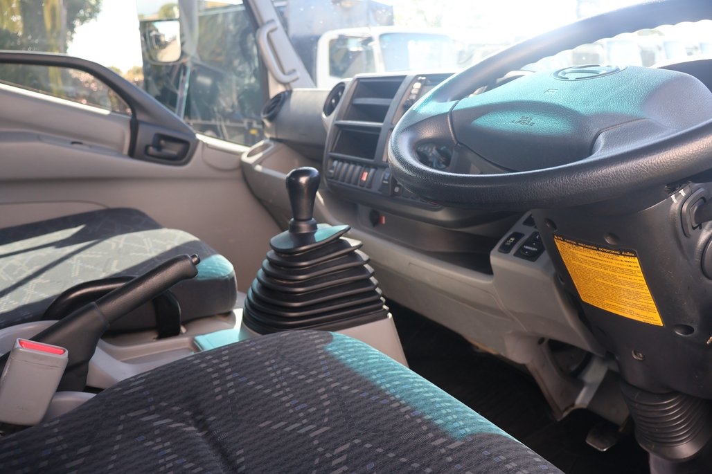 2015 HINO DUTRO 917 image 14