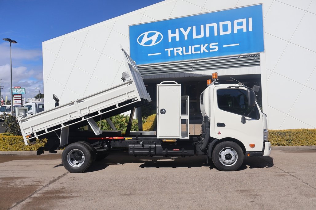 2015 HINO DUTRO 917 image 16