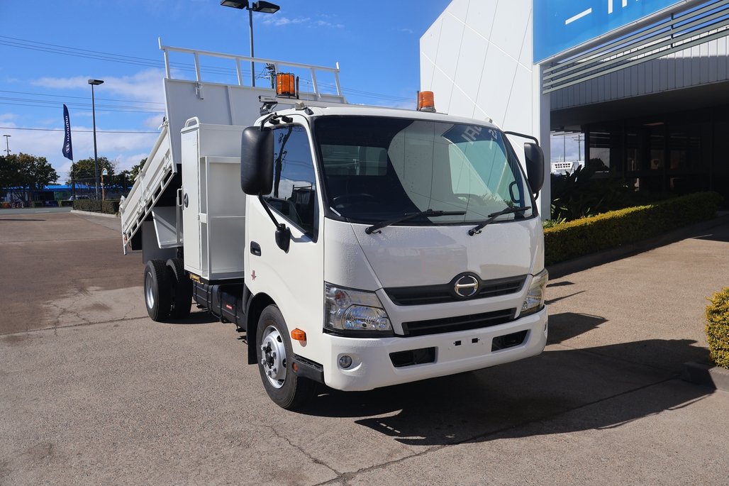2015 HINO DUTRO 917 image 18