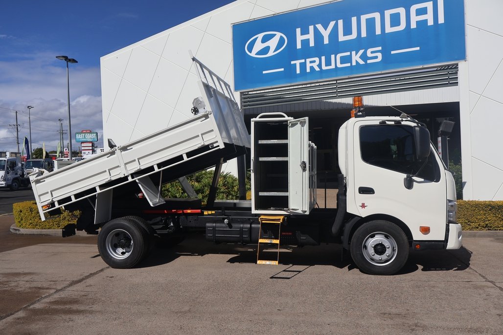 2015 HINO DUTRO 917 image 20