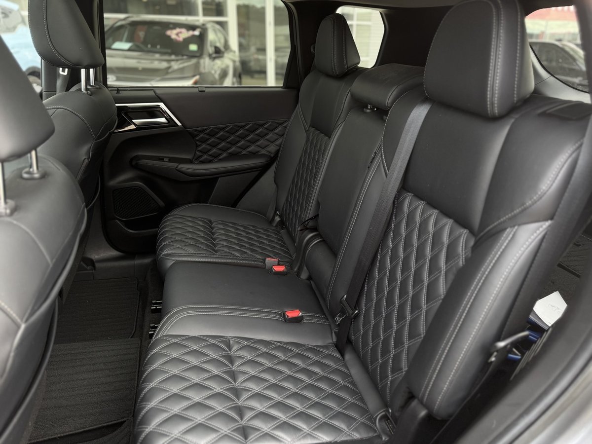 2023 Mitsubishi Outlander PHEV Exceed ZM MY23 AWD image 11