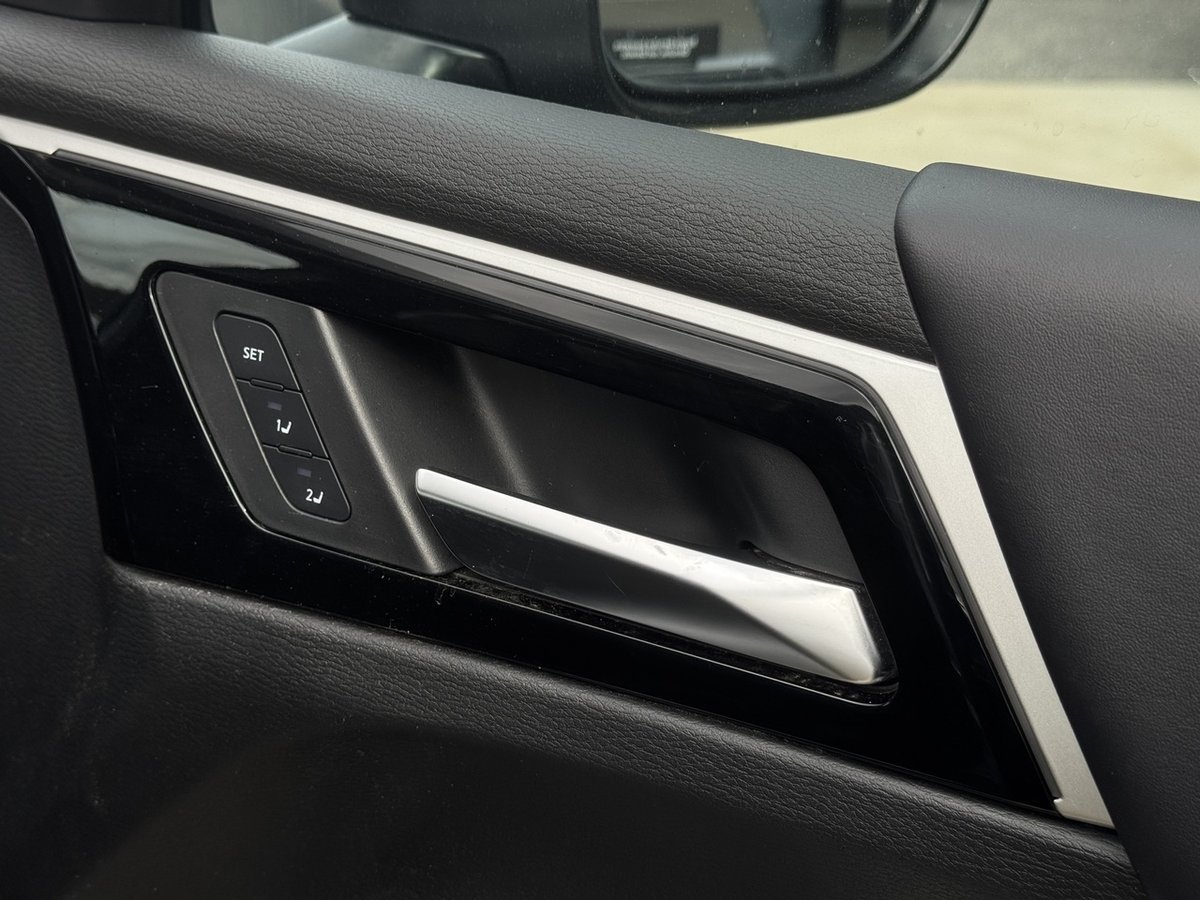 2023 Mitsubishi Outlander PHEV Exceed ZM MY23 AWD image 19