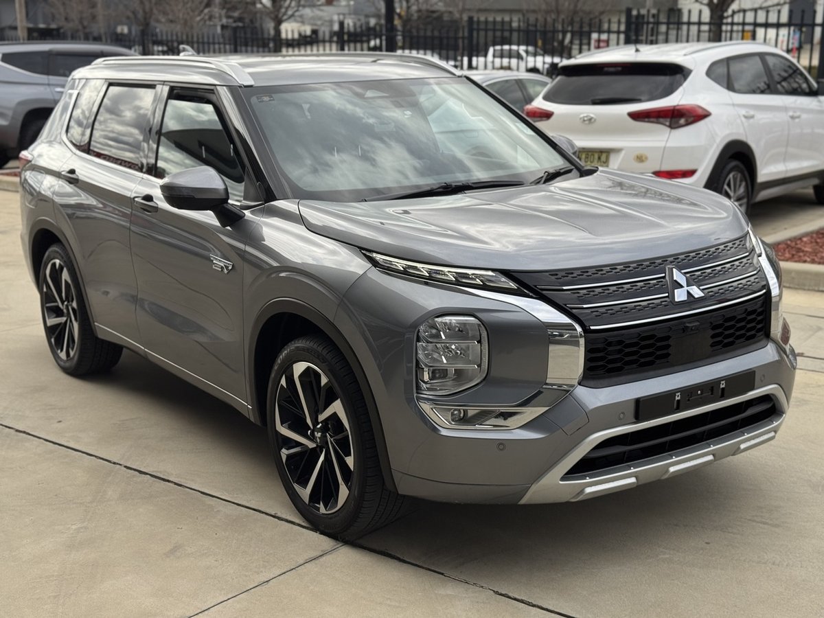 2023 Mitsubishi Outlander PHEV Exceed ZM MY23 AWD image 7