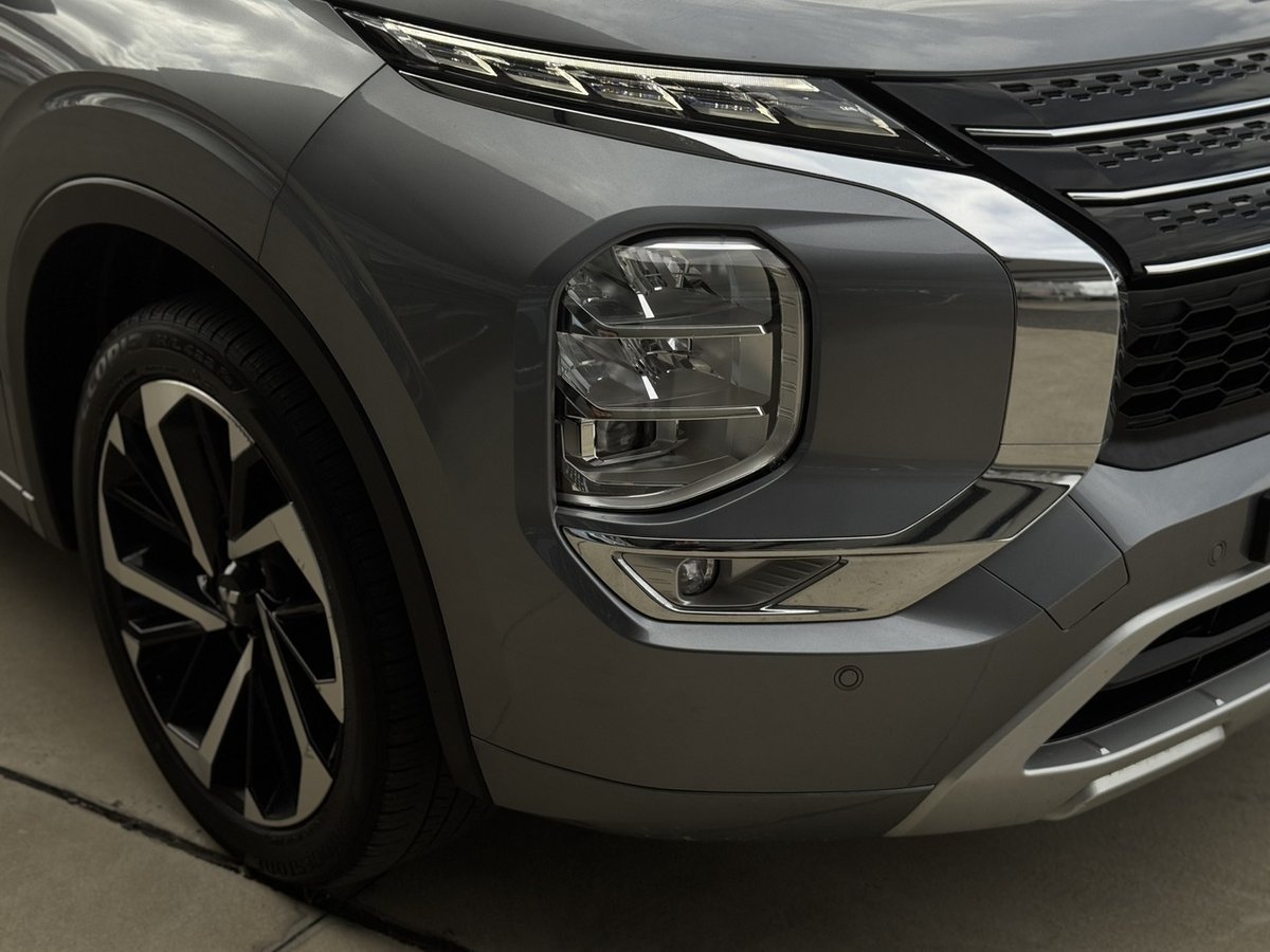 2023 Mitsubishi Outlander PHEV Exceed ZM MY23 AWD image 8