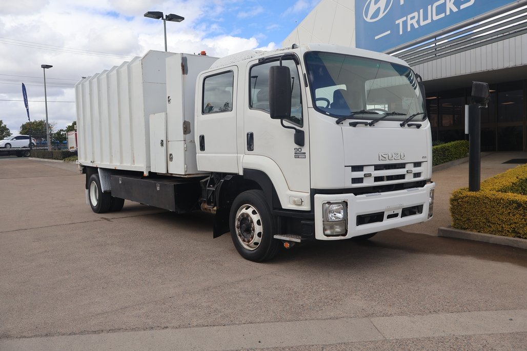 2010 ISUZU FTR 900 image 13