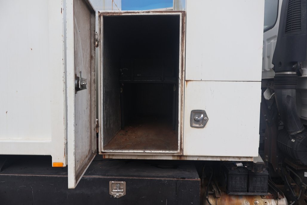 2010 ISUZU FTR 900 image 15