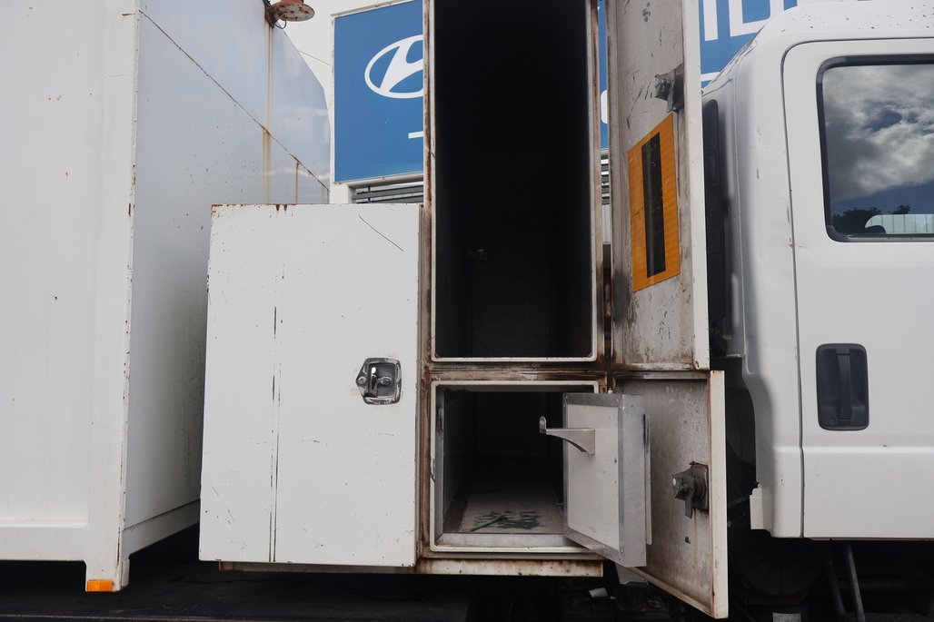 2010 ISUZU FTR 900 image 16