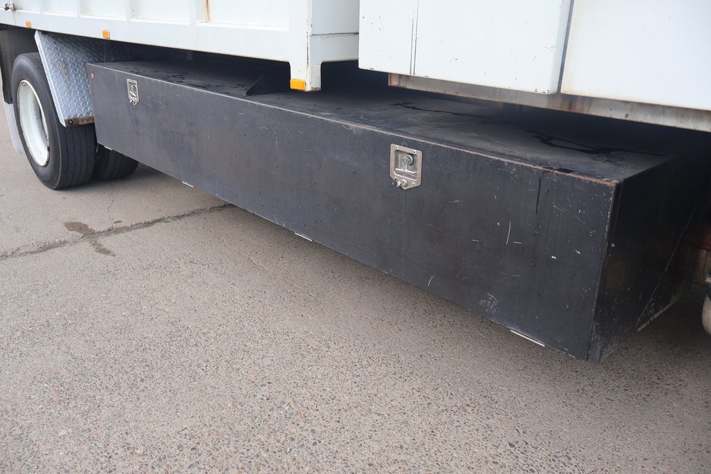 2010 ISUZU FTR 900 image 17