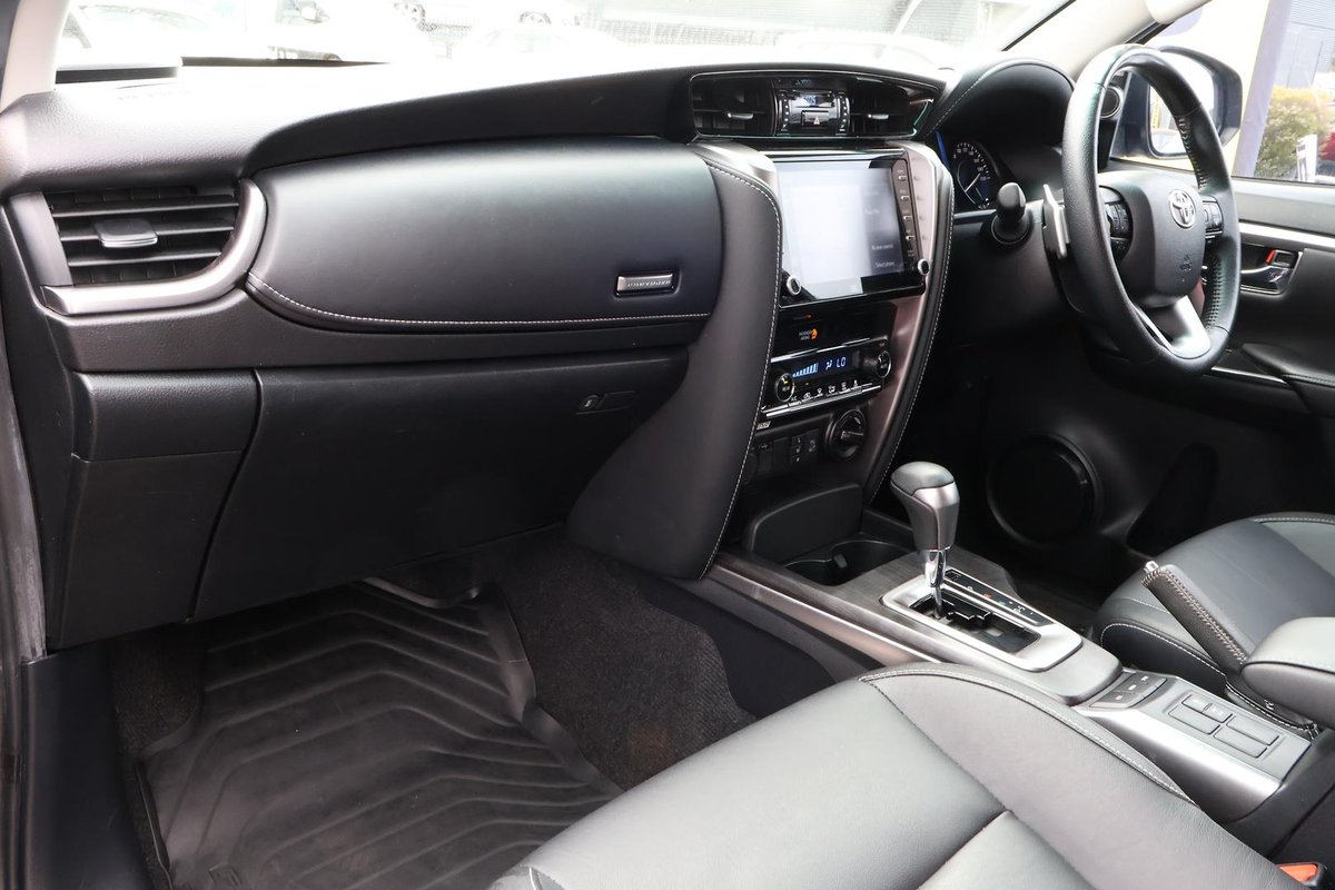 2020 Toyota Fortuner Crusade GUN156R 4X4 Dual Range image 25