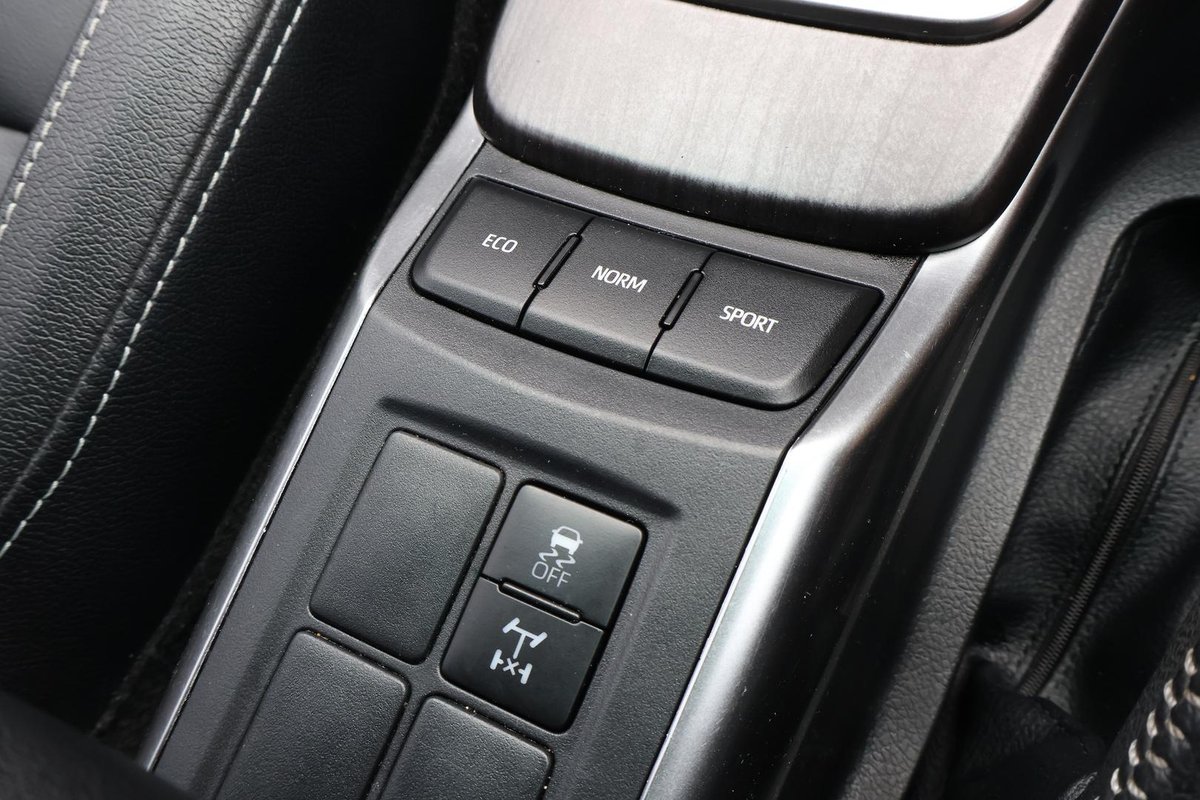 2020 Toyota Fortuner Crusade GUN156R 4X4 Dual Range image 21