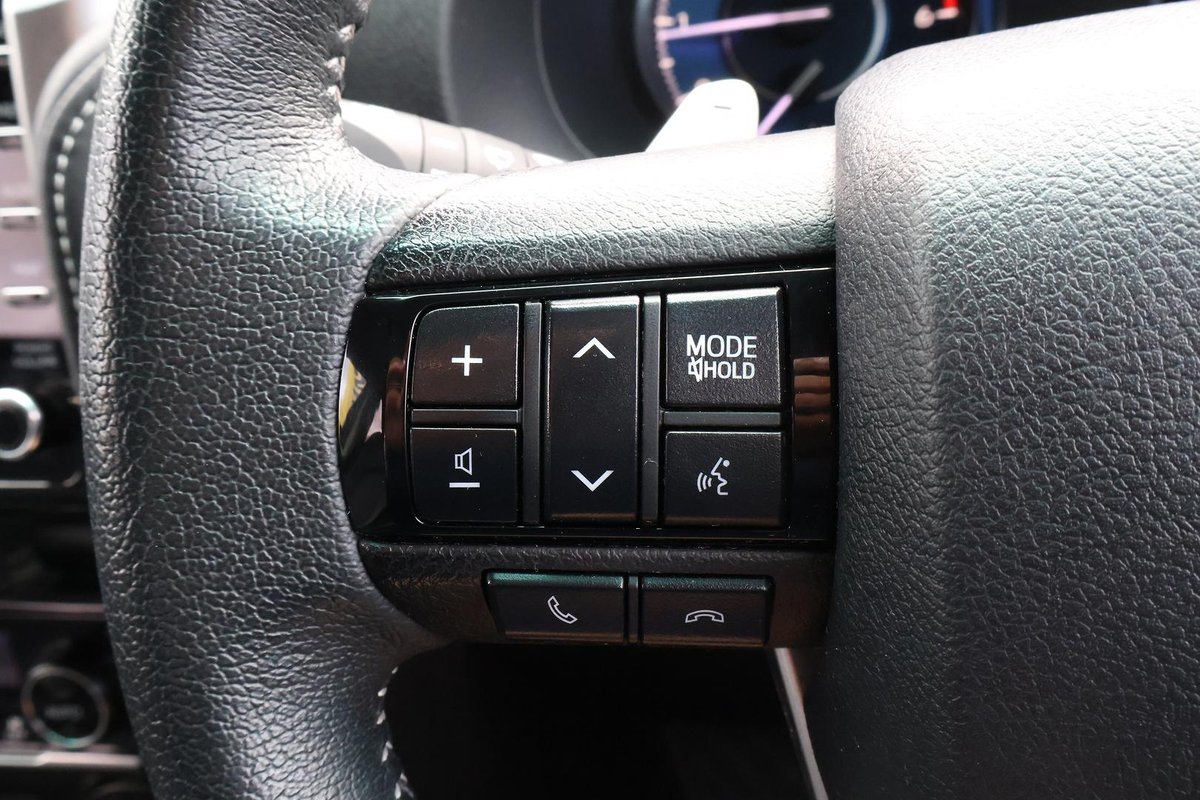 2020 Toyota Fortuner Crusade GUN156R 4X4 Dual Range image 10