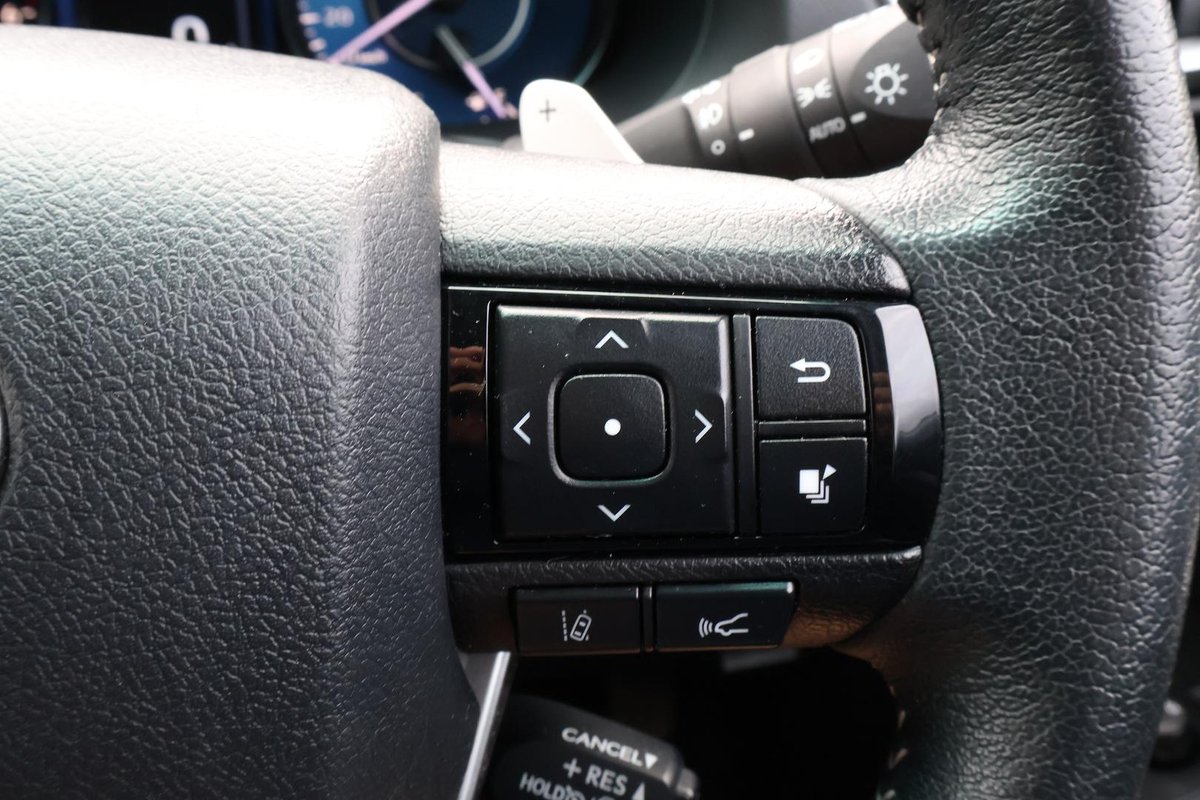2020 Toyota Fortuner Crusade GUN156R 4X4 Dual Range image 11