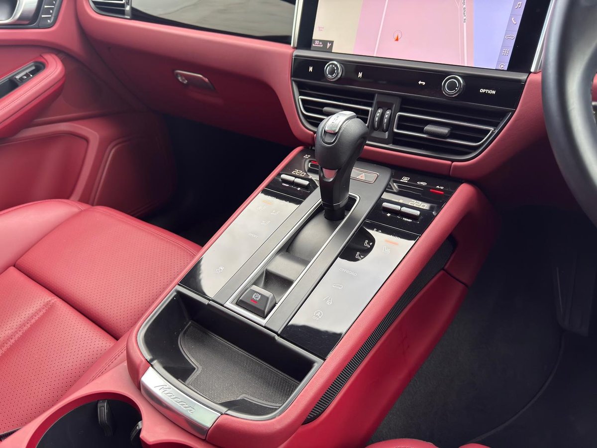 2021 Porsche Macan 95B MY22 AWD image 33