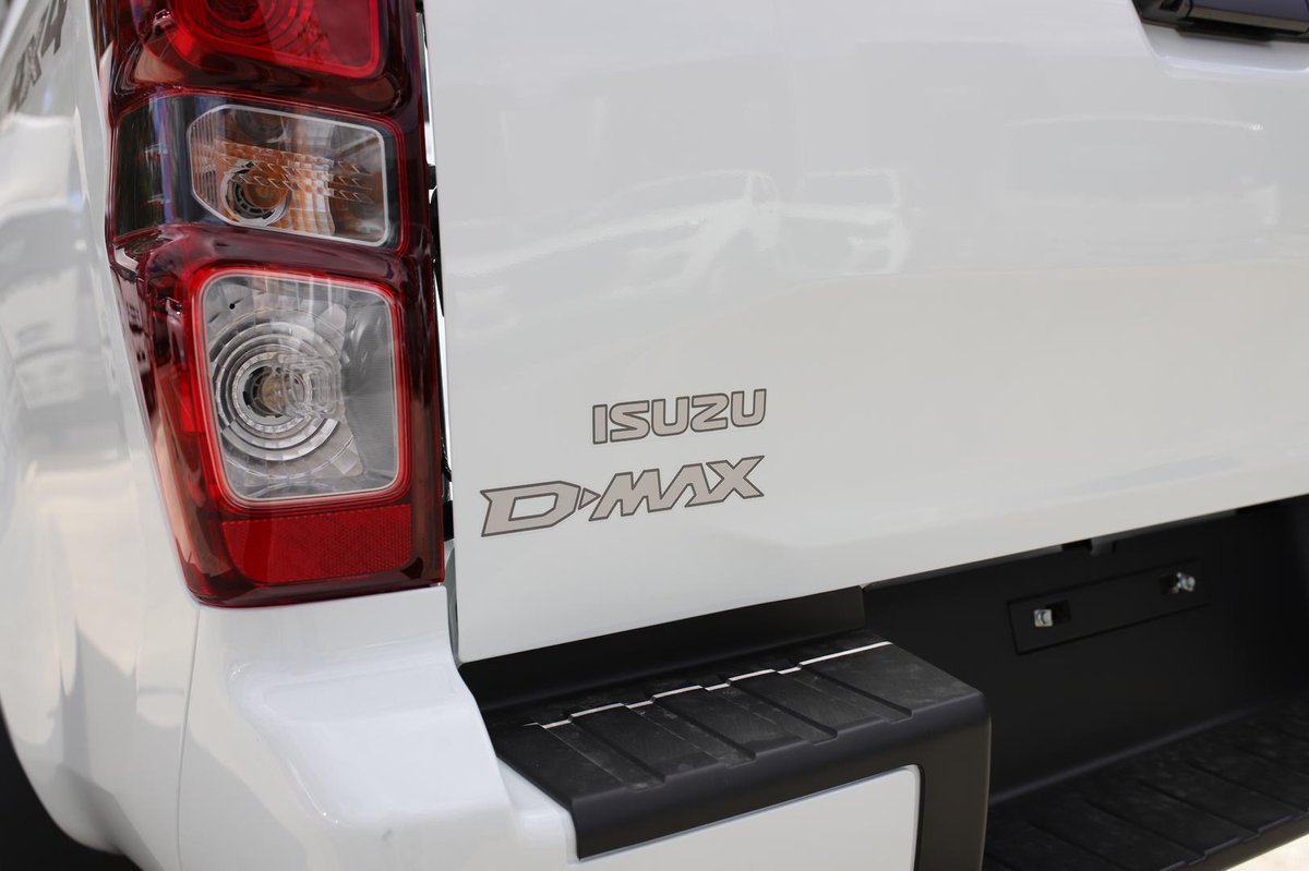 2025 Isuzu D-MAX SX MY25.5 4X4 Dual Range image 13