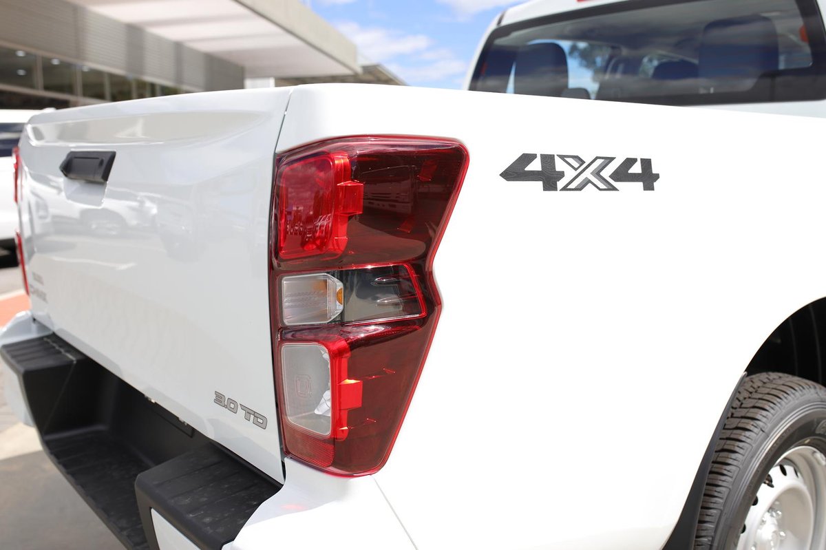 2025 Isuzu D-MAX SX MY25.5 4X4 Dual Range image 11