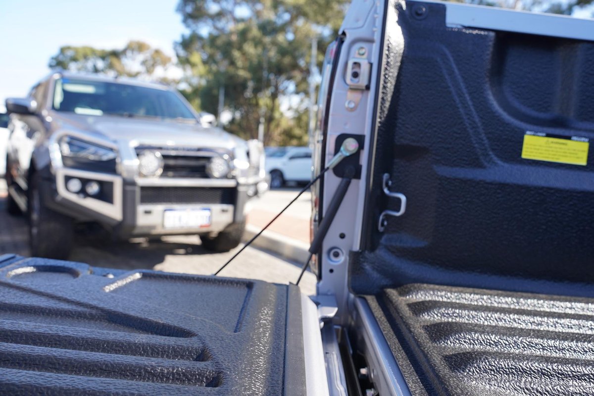 2025 Isuzu D-MAX LS-U MY25.5 4X4 Dual Range image 16