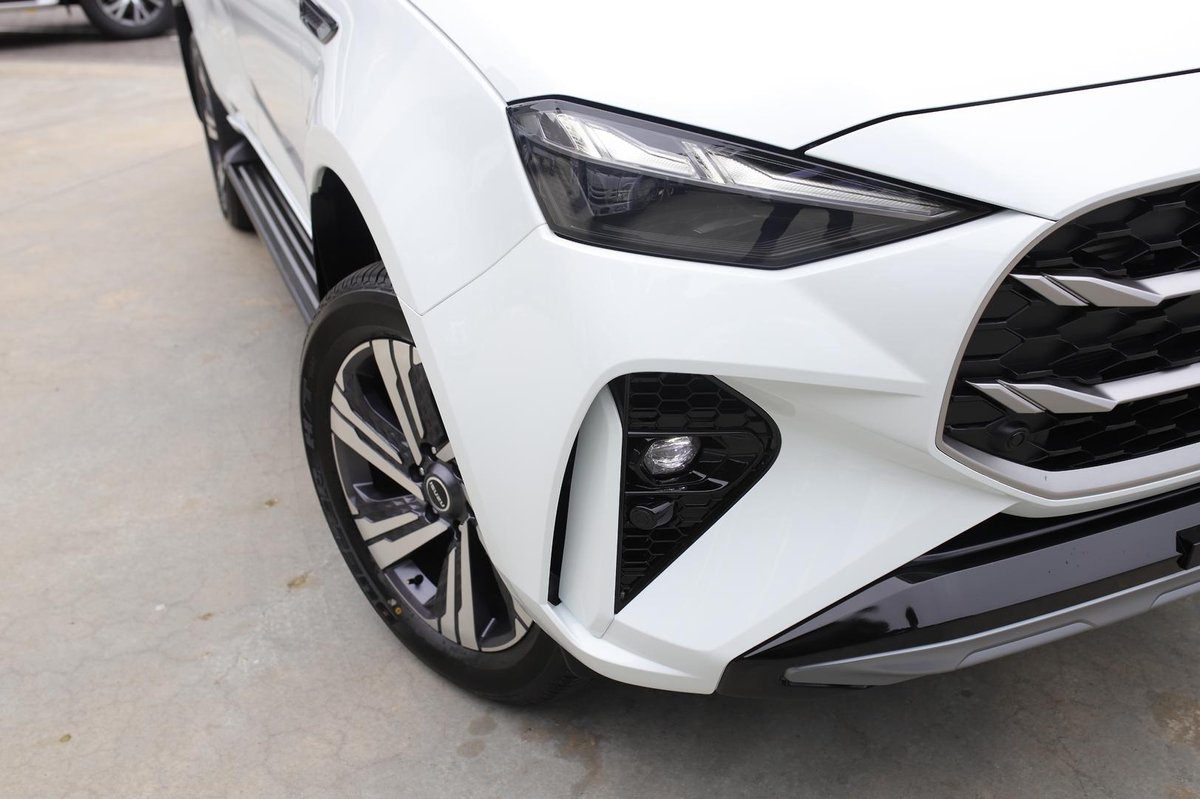 2025 Isuzu MU-X LS-T MY25.5 4X4 Dual Range image 3