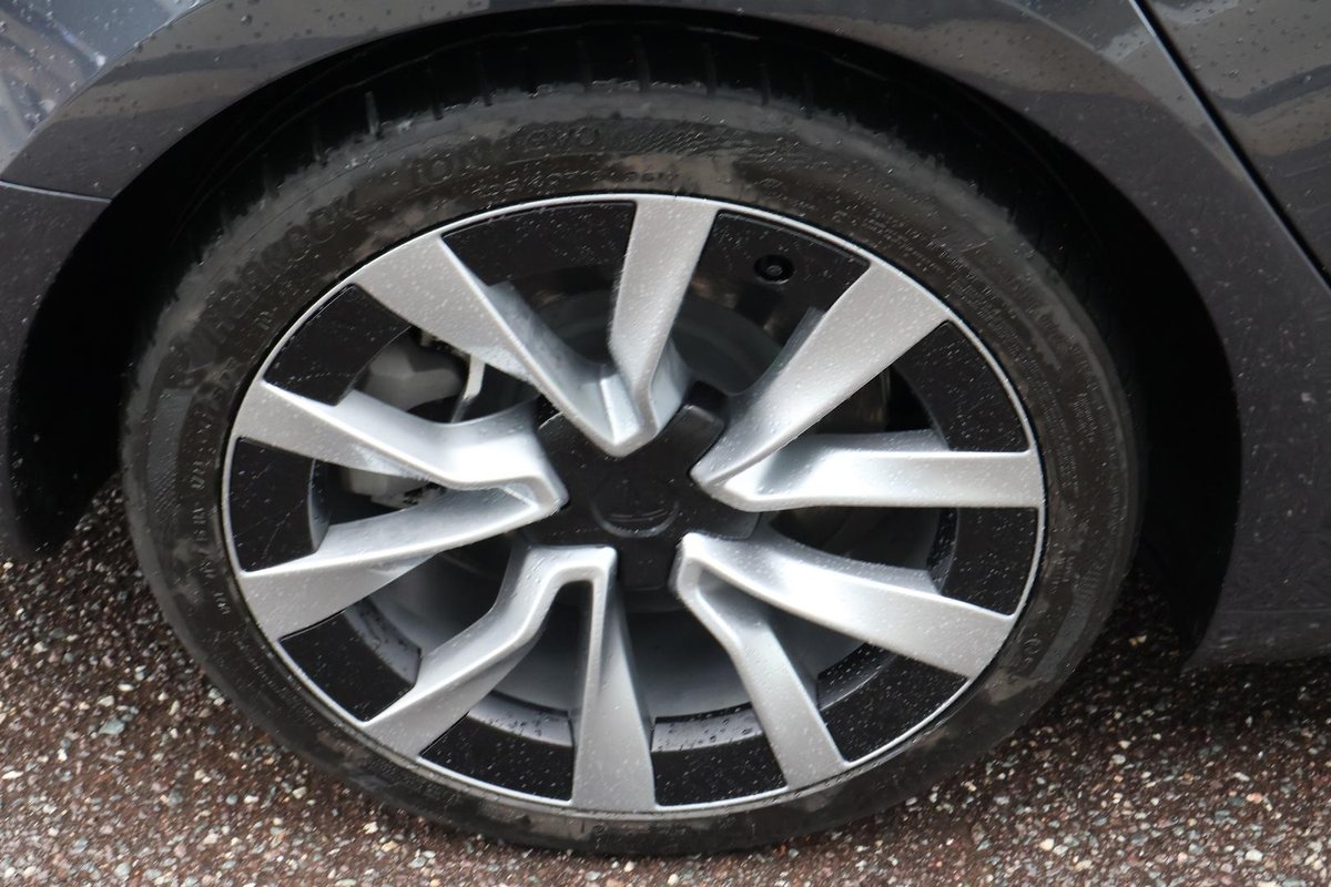 2023 Tesla Model 3 Long Range AWD image 30