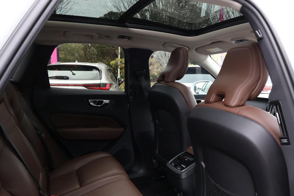 2018 Volvo XC60 T5 Inscription MY18 AWD image 23