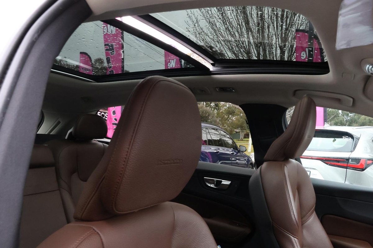 2018 Volvo XC60 T5 Inscription MY18 AWD image 8