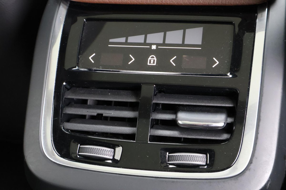 2018 Volvo XC60 T5 Inscription MY18 AWD image 25