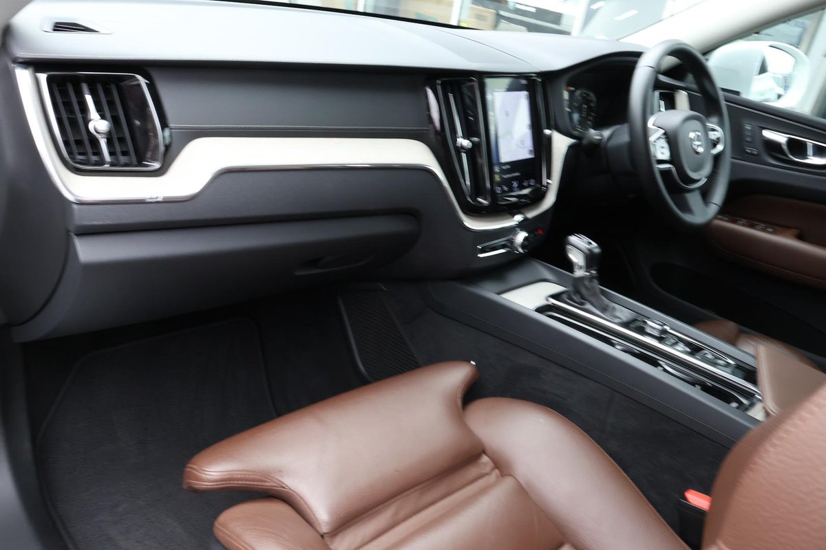 2018 Volvo XC60 T5 Inscription MY18 AWD image 26