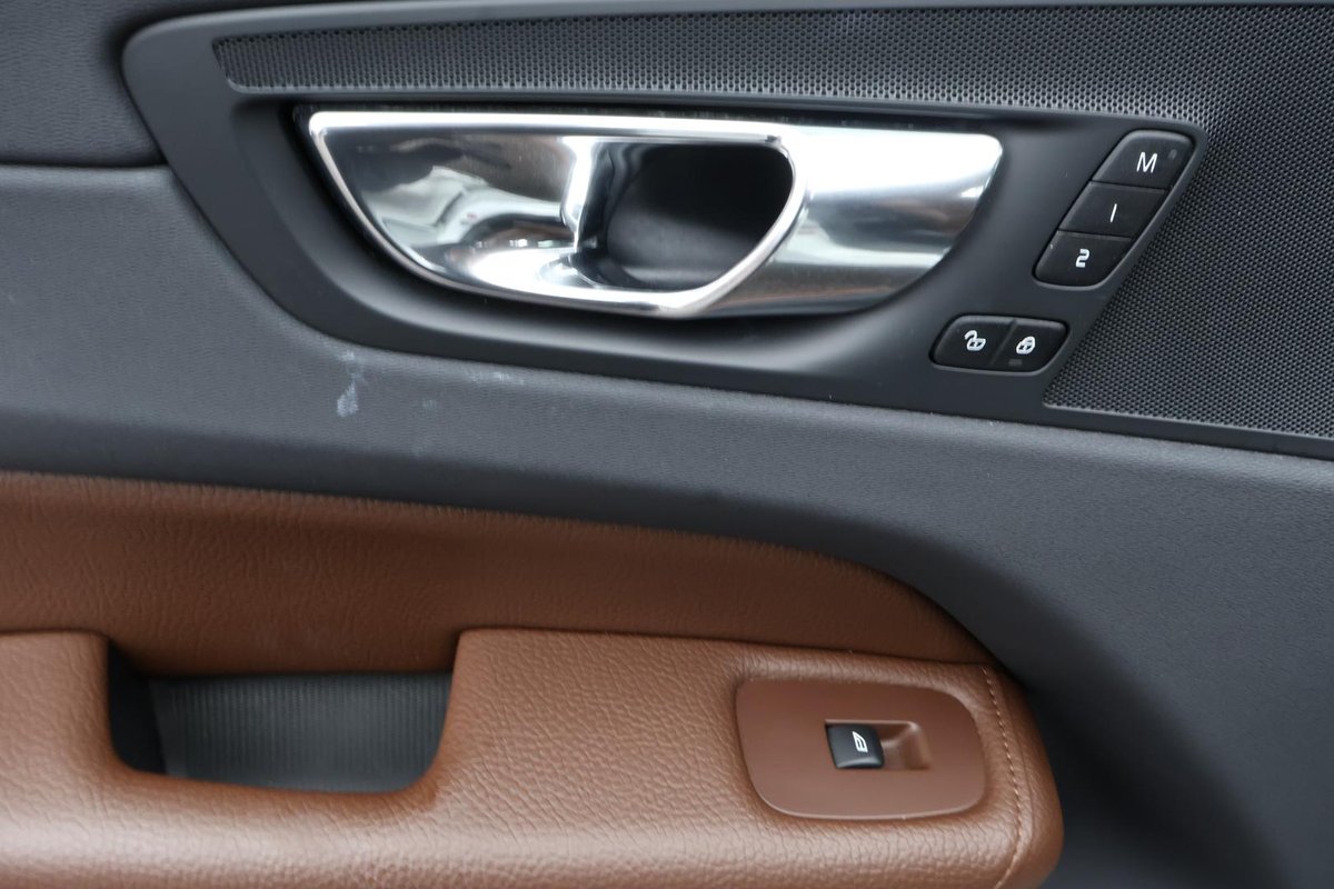 2018 Volvo XC60 T5 Inscription MY18 AWD image 27