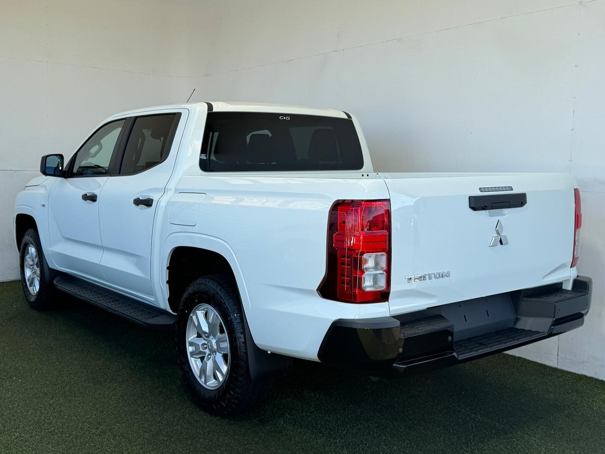 2026 Mitsubishi Triton GLX+ MV MY26 4X4 Dual Range image 18