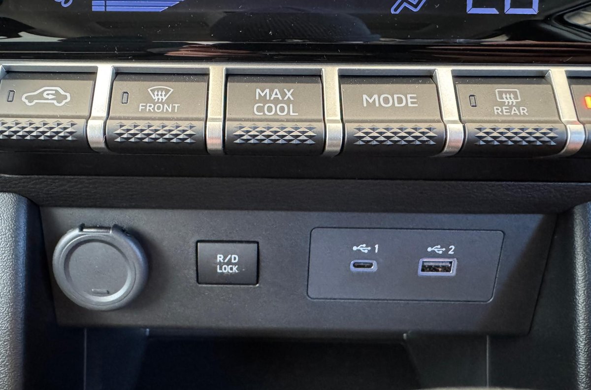 2026 Mitsubishi Triton GLX+ MV MY26 4X4 Dual Range image 23