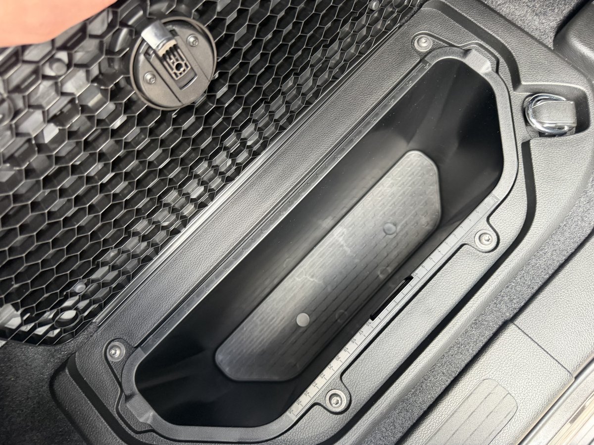 2026 Ram 1500 Laramie RamBox XB9/NGT image 26