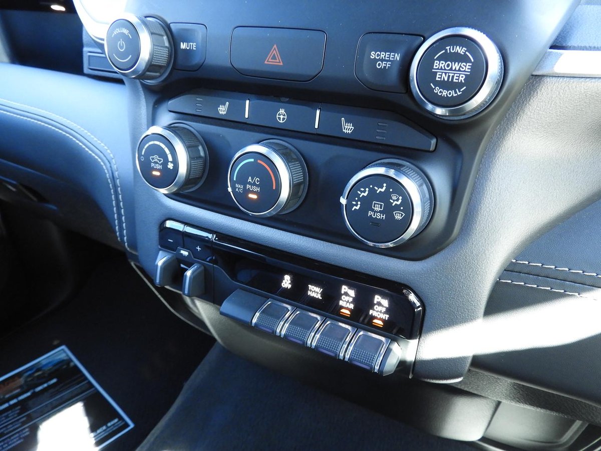 2023 RAM 1500 Big Horn DT MY23 4X4 Dual Range image 16