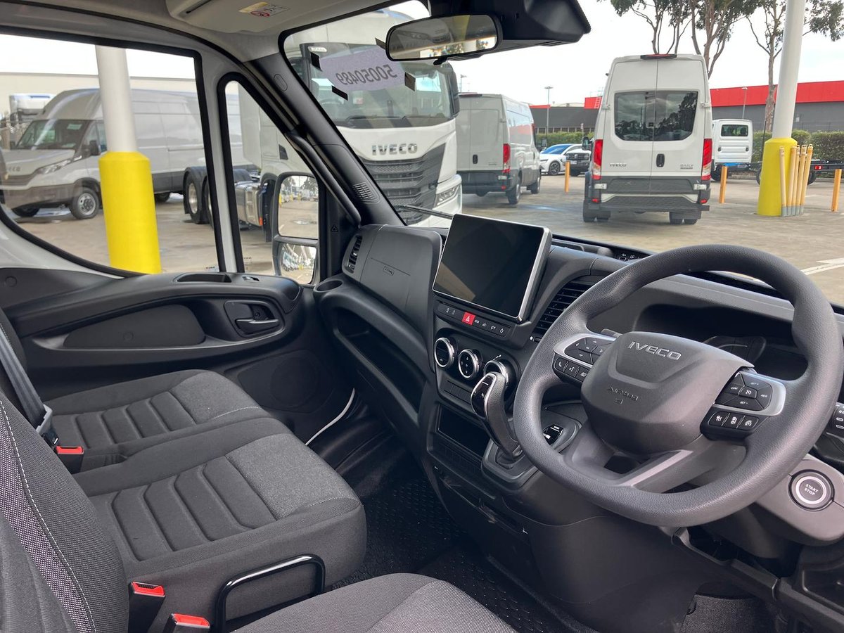 2026 Iveco Daily 50C18 image 18
