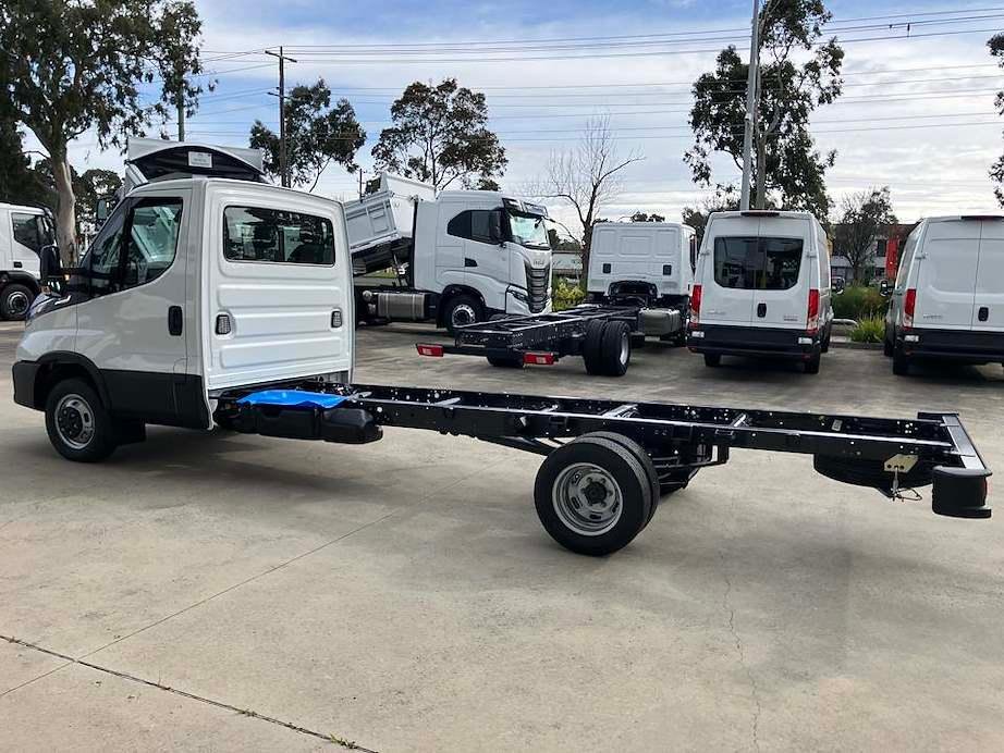 2026 Iveco Daily 50C18 image 13
